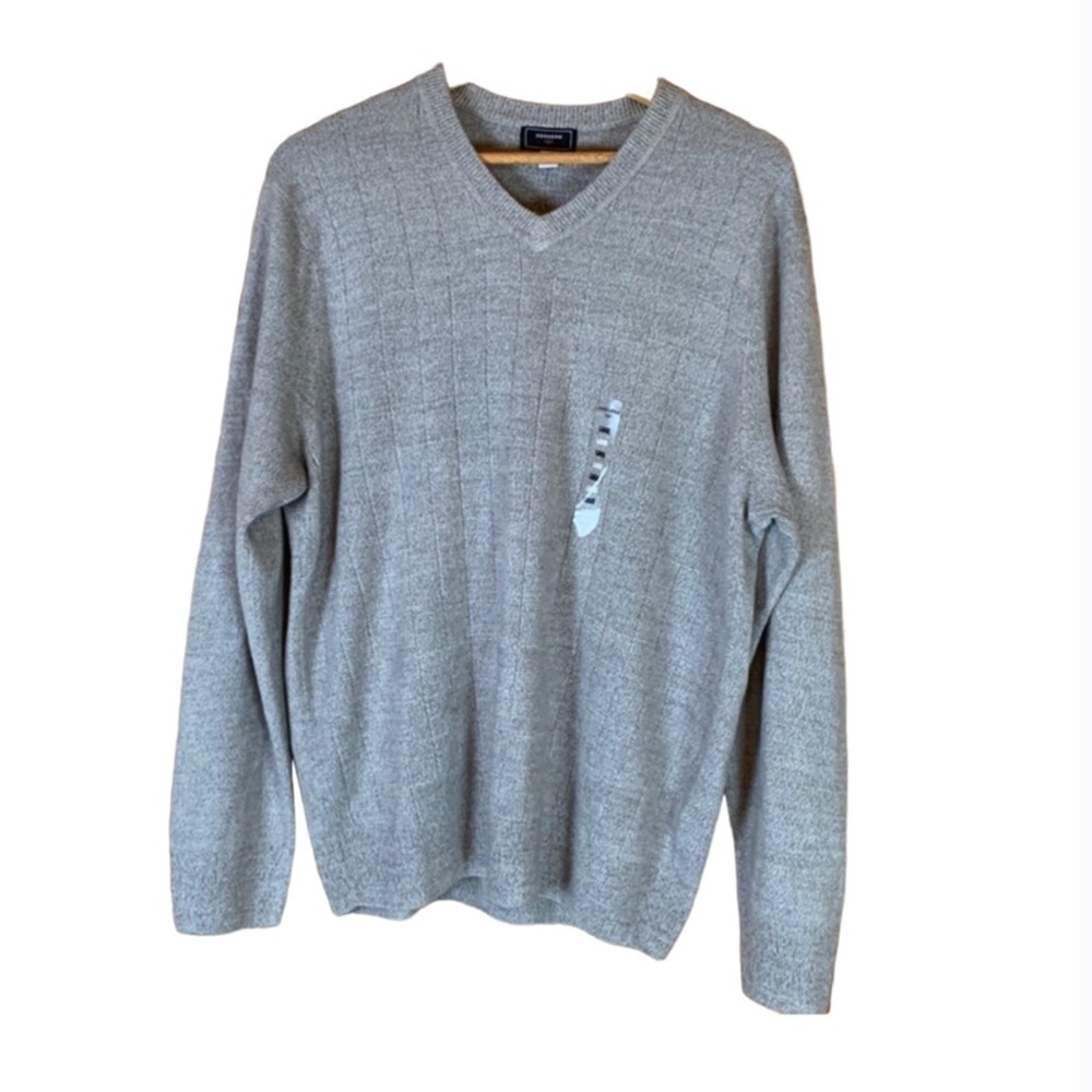 Dockers gray v-neck pullover sweater Size Large New with tag
